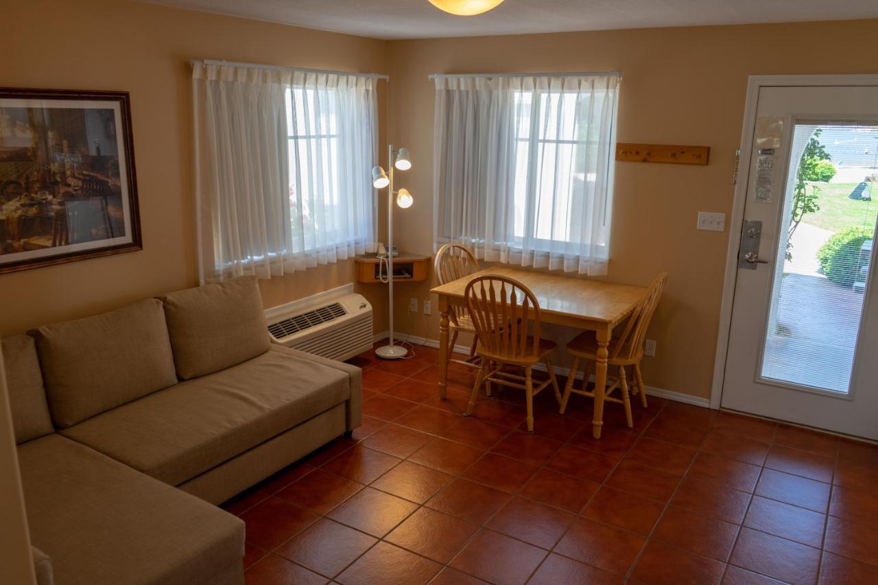 Sandy Beach Suites 오소유스 외부 사진